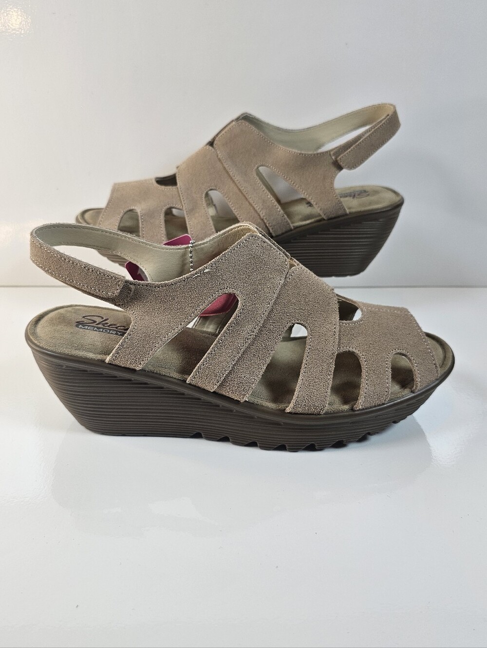 Skechers Memory Foam Wide Fit Wedge Sandals Women’s 11 Dark Natural NWT